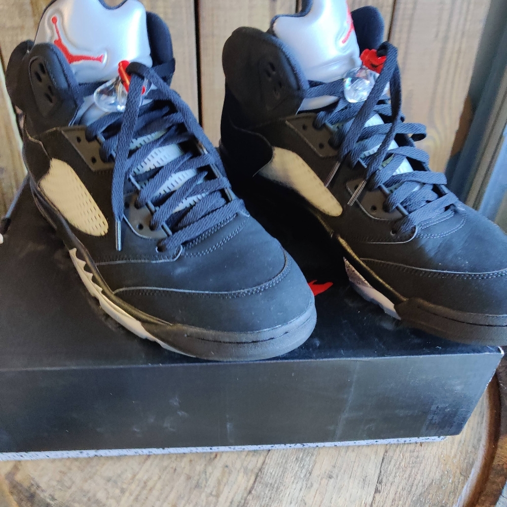 Jordan 5 Metallic